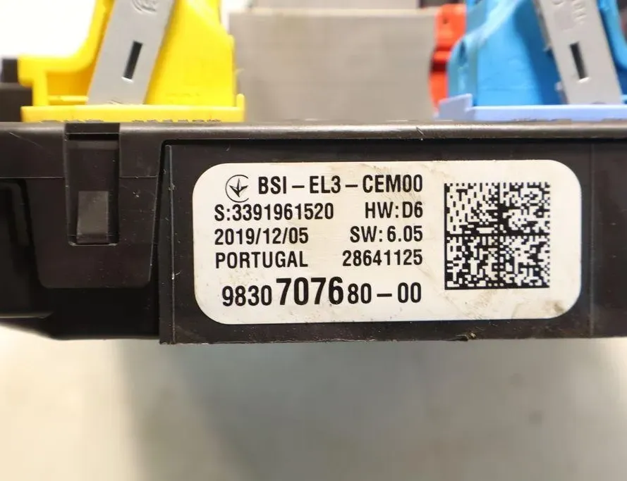 OPEL Combo E (2018-2023) Fuse Box 32901536