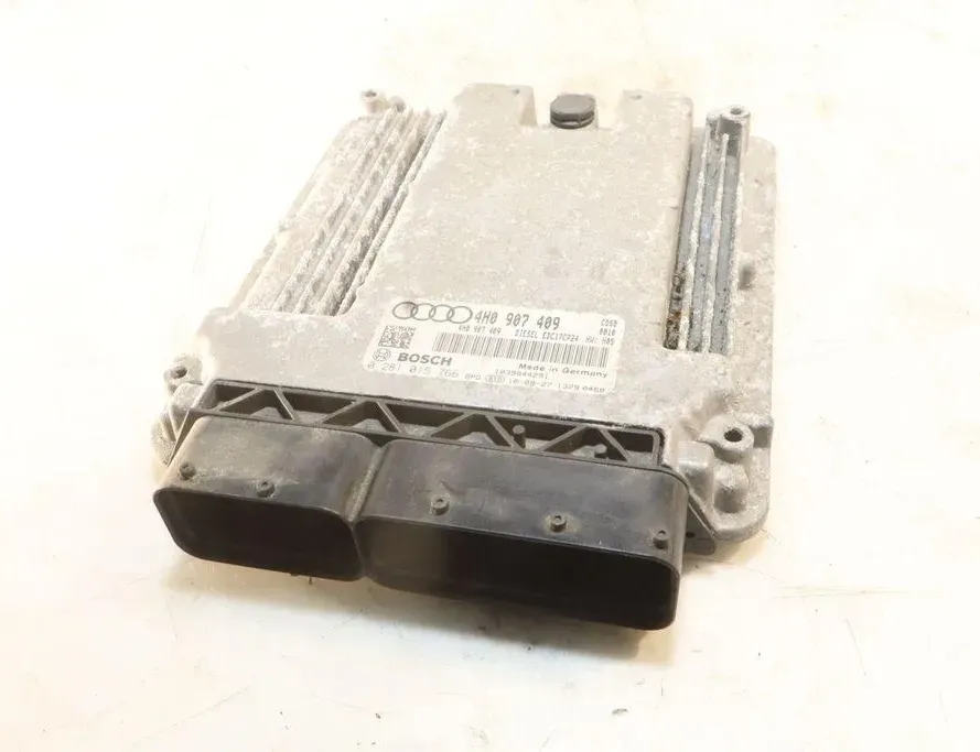 AUDI A8 D3/4E (2002-2010) Riadiaca jednotka motora 0281015766 32945265