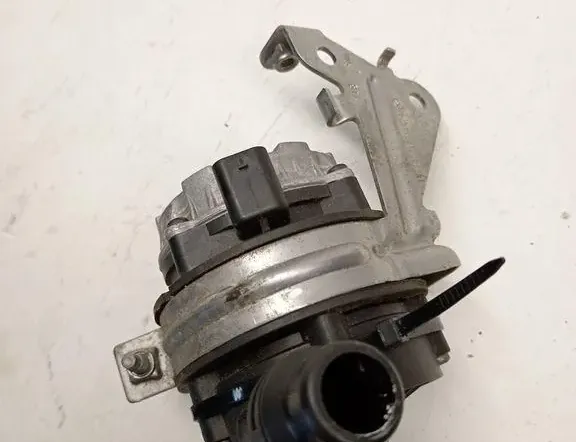 MERCEDES-BENZ C-Class W205/S205/C205 (2014-2023) Моторчик  циркуляции охлаждения A0005002686 33185179