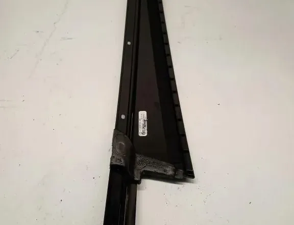 BMW X5 F15 (2013-2018) Стеклоуплотнитель задней левой двери 7289653 33188045