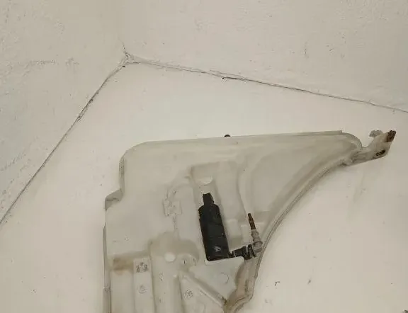 BMW 3 Series F30/F31 (2011-2020) Nádrž na ostrekovač okien 7241675 33193383