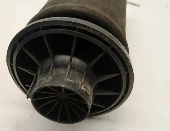 MERCEDES-BENZ GLE W166 (2015-2018) Pravý zadný vzduchový vankúš na odpruženie 33194727