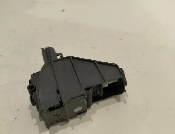 FORD Mondeo 4 generation (2007-2015) Zámok krytu nádrže na palivo 6M21220A20AD 33197712