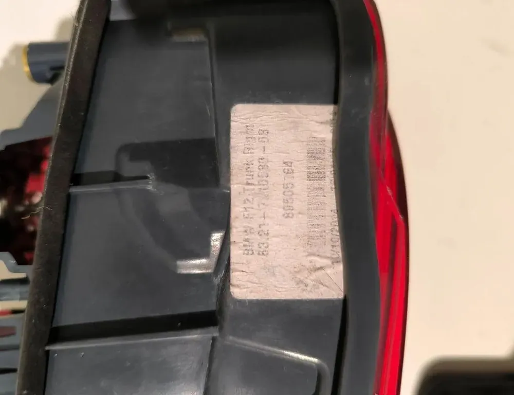 BMW M6 F06/F12/F13 (2012-2018) Pravé zadné svetlo na kufri 89505764 33198777