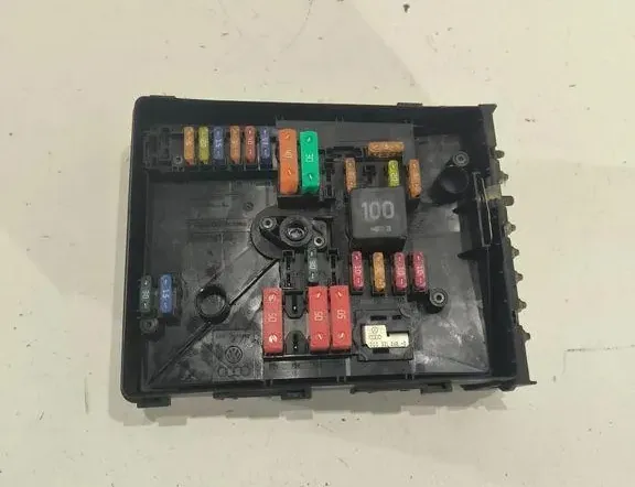 VOLKSWAGEN Golf 5 generation (2003-2009) Блок предохранителей 1K0937125A,1K0937125 33199856
