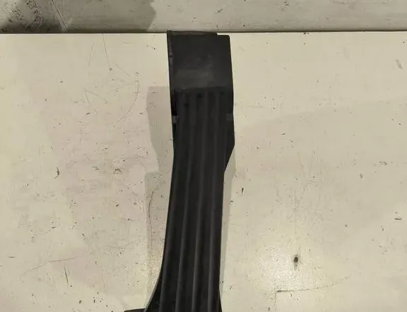 BMW 5 Series E60/E61 (2003-2010) Plynový pedál 6766930 33200380