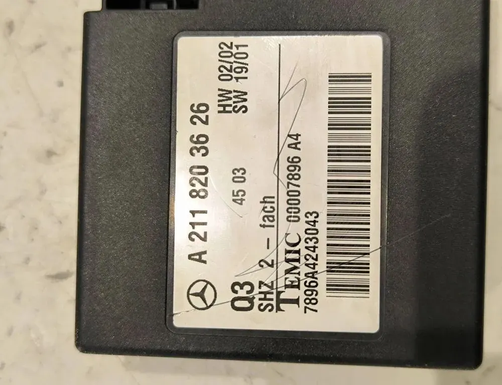 MERCEDES-BENZ E-Class W211/S211 (2002-2009) Predná pravá jednotka ovládania sedadla A2118203626,7896A4243043 33203635