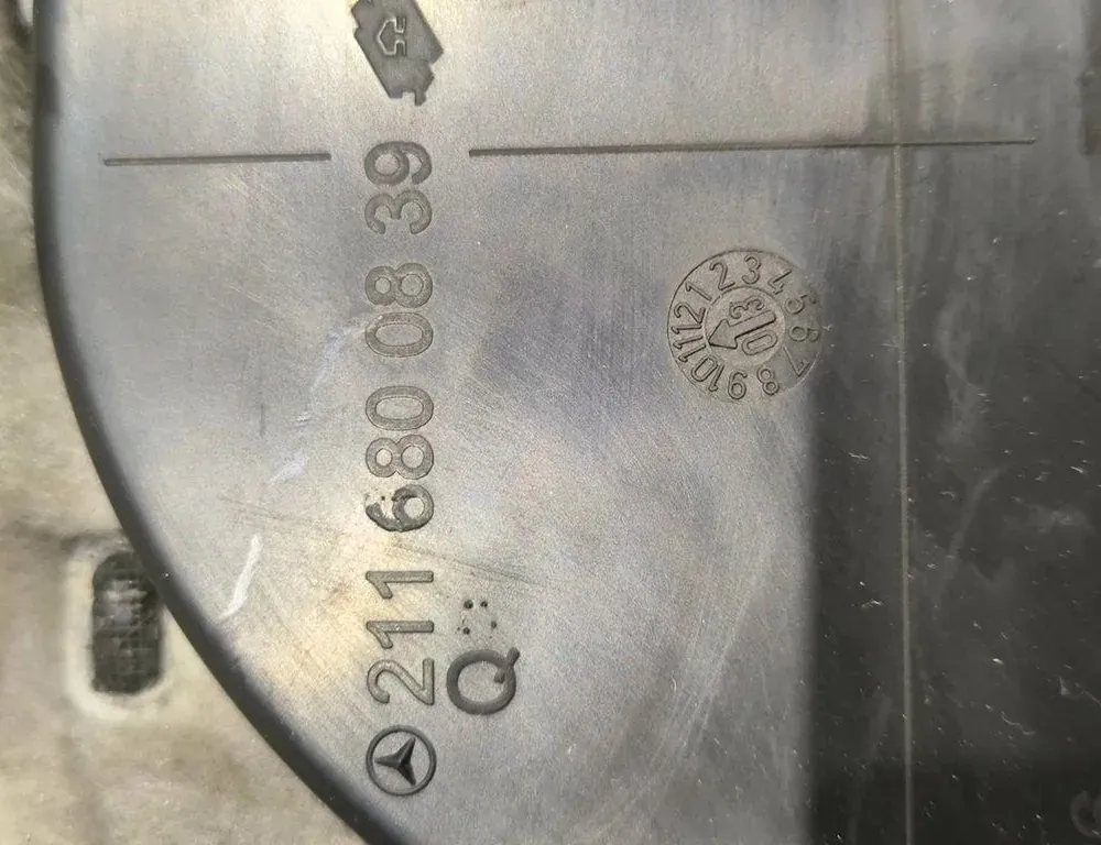 MERCEDES-BENZ E-Class W211/S211 (2002-2009) Nižšie lemovanie panela 2116800839 33203645