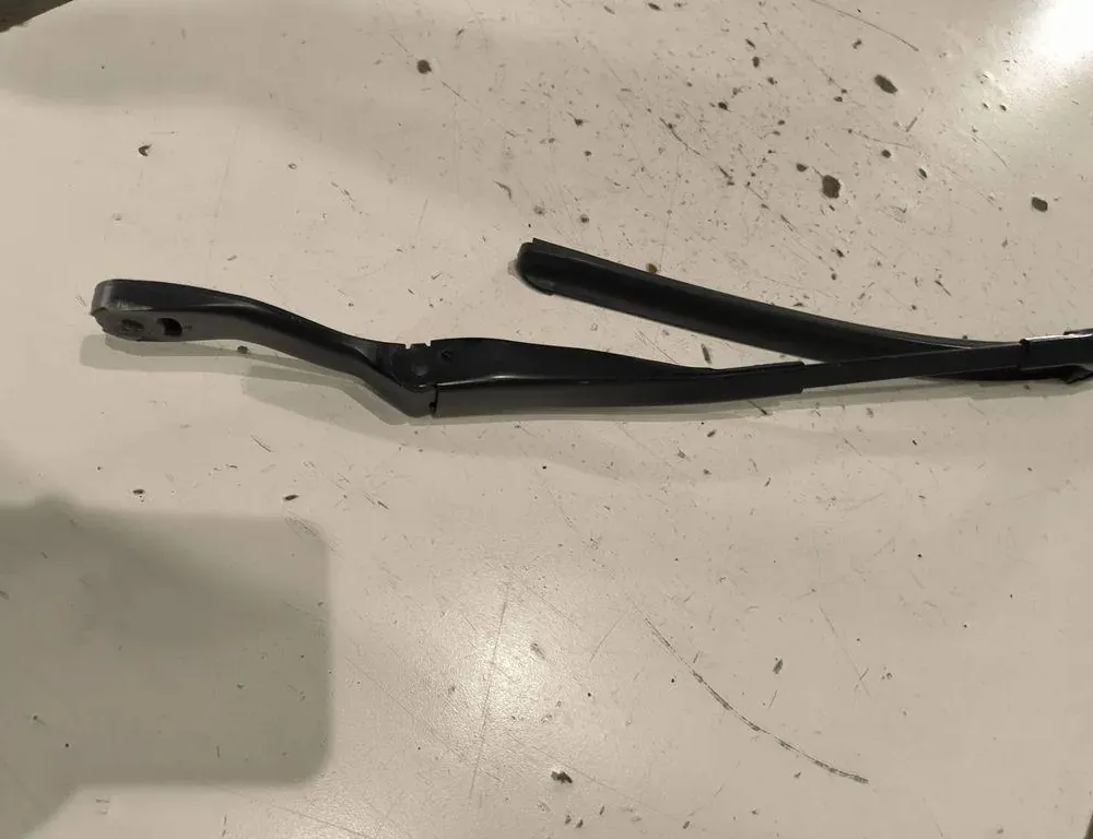 MERCEDES-BENZ E-Class W211/S211 (2002-2009) Predné stierače A2118201144 33203658