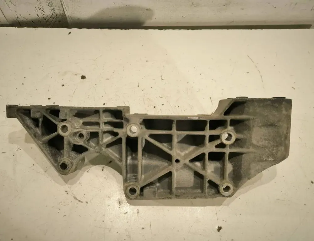 VOLKSWAGEN Sharan 1 generation (1995-2010) Кронштейн двигателя правой стороны 045903143C 33203780
