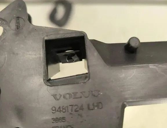 VOLVO V70 2 generation (2000-2008) Other Interior Parts 9481724 33205313