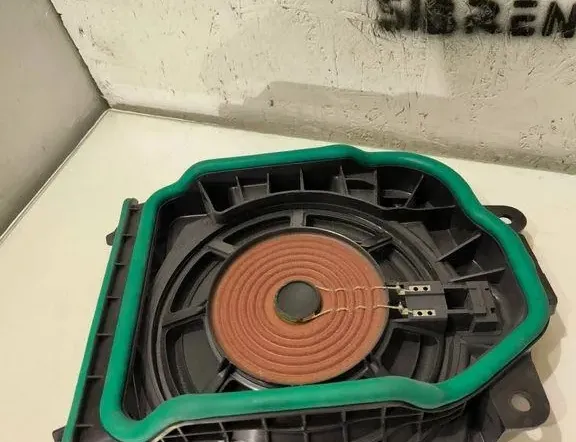 BMW M8 F91/F92/F93 (2019-2023) Subwoofer 19815910 33205705