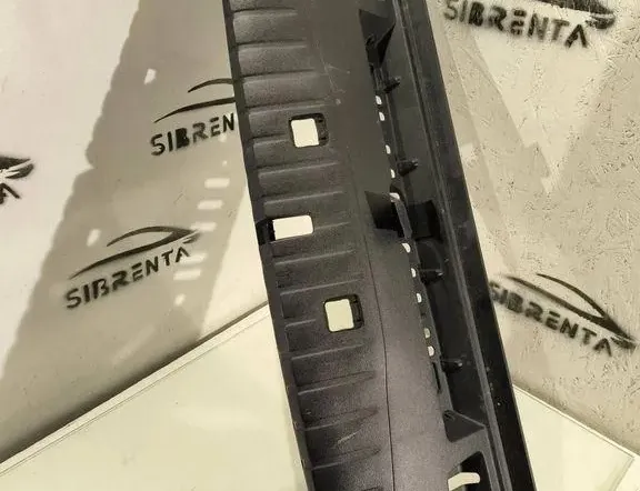 BMW M8 F91/F92/F93 (2019-2023) Kryt Dekoračnej Lišty Kufra 14622810,5147 33205797