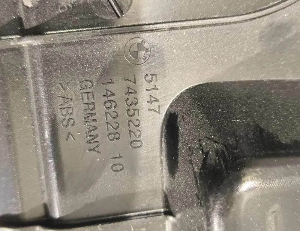 BMW M8 F91/F92/F93 (2019-2023) Kryt Dekoračnej Lišty Kufra 14622810,5147 33205797