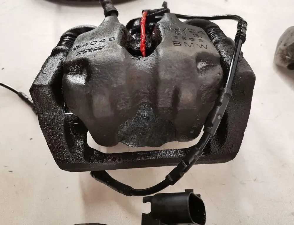 BMW 5 Series F10/F11 (2009-2017)  Комплект тормозных систем суппортов и дисков 34132549