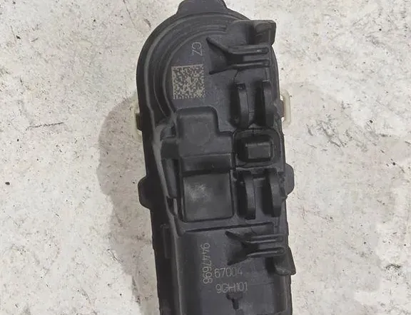 BMW 5 Series G60 (2023-2024) Замок крышки топливного бака 9447698 34139416