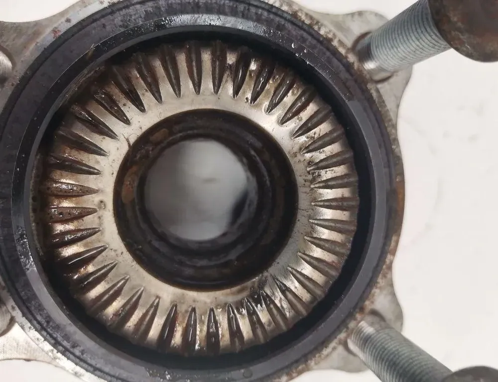 BMW 7 Series G11/G12 (2015-2023) Ložisko pravého zadného kolesa 6869788 34139675