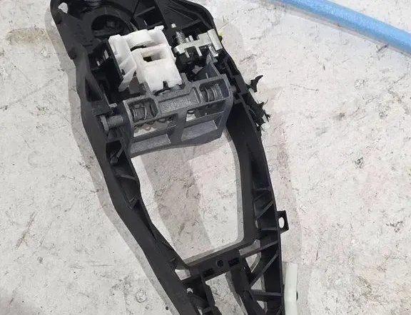 BMW X5 G05/G18 (2018-2024) Zámok pravých zadných dverí 9464886,19864010 34138279