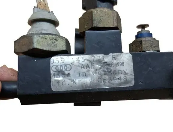 AUDI A6 C6/4F (2004-2011) Трубка смазки турбины 059145771E 33250284