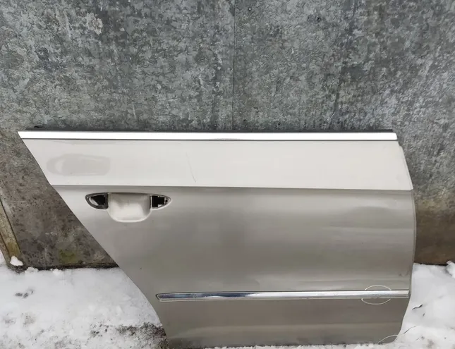 VOLKSWAGEN Passat CC 1 generation (2008-2017) Rear Right Door 33912929