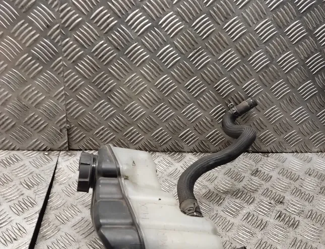 VOLVO XC60 1 generation (2008-2017) РАСШИРИТЕЛЬНЫЙ БАЧОК ОХЛАЖДАЮЩЕЙ ЖИДКОСТИ 6g918k218 33928267