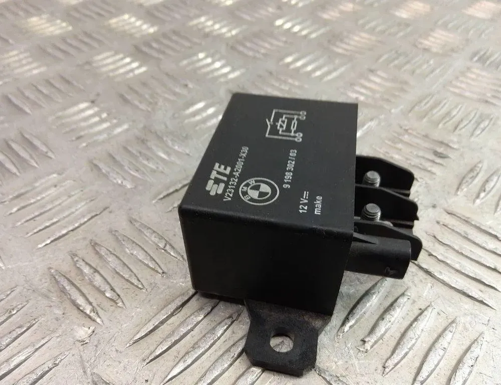 BMW X1 F48/F49 (2015-2023) Relé ventilátora chladiacej kvapaliny 9198302 30998691