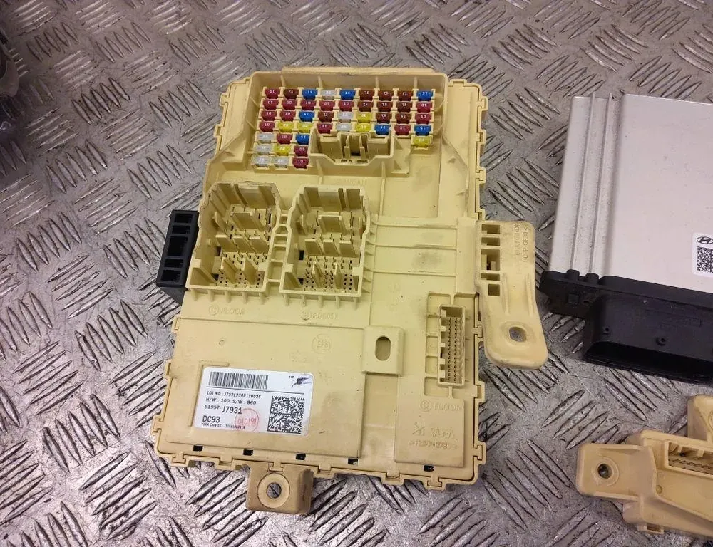 KIA Cee'd 3 generation (2018-2020) Комплект зажигания 39199-08020 33221566