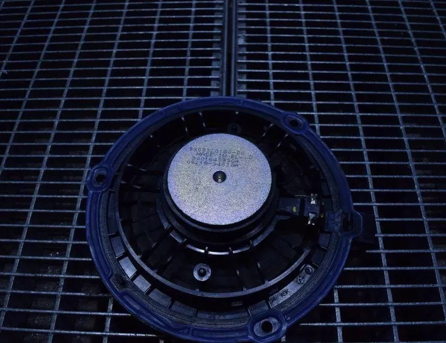 CITROËN C3 2 generation (2009-2016) Ľavý predný dverový reproduktor 9809320180 33221647