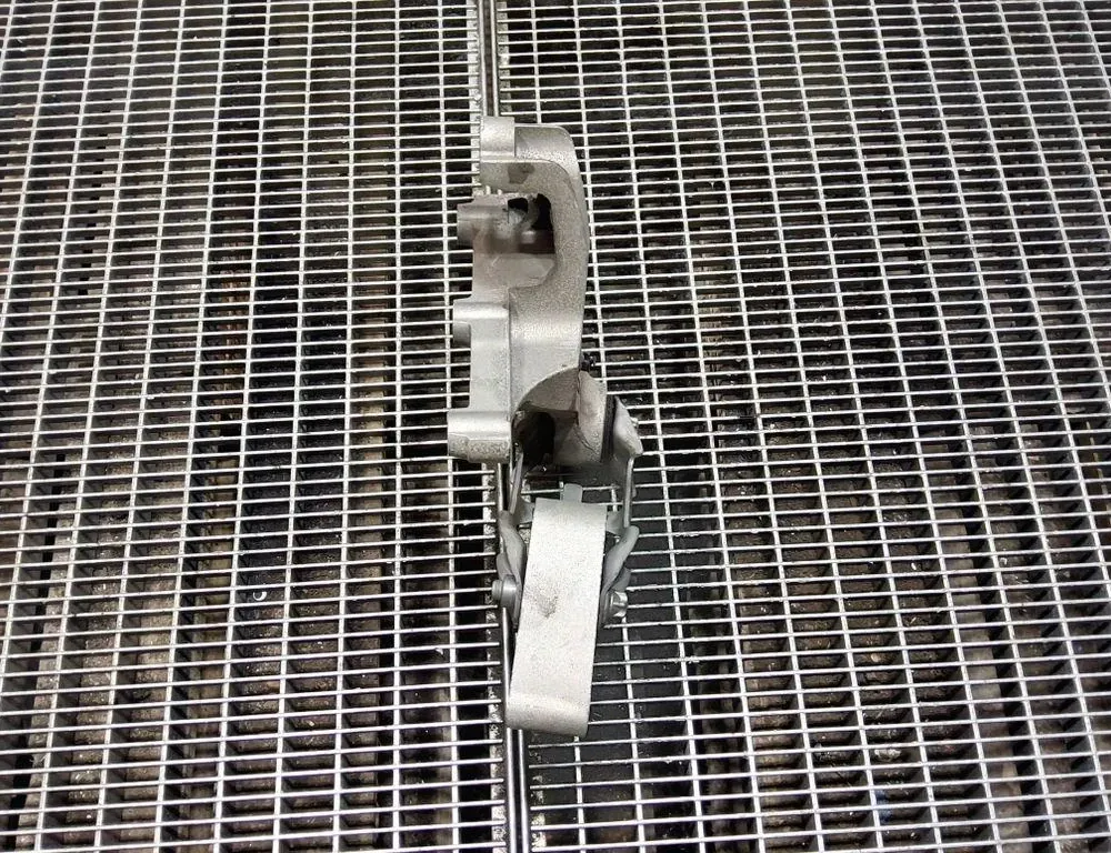 MERCEDES-BENZ B-Class W246 (2011-2020) Zadný držiak motora A2462401309 33224858