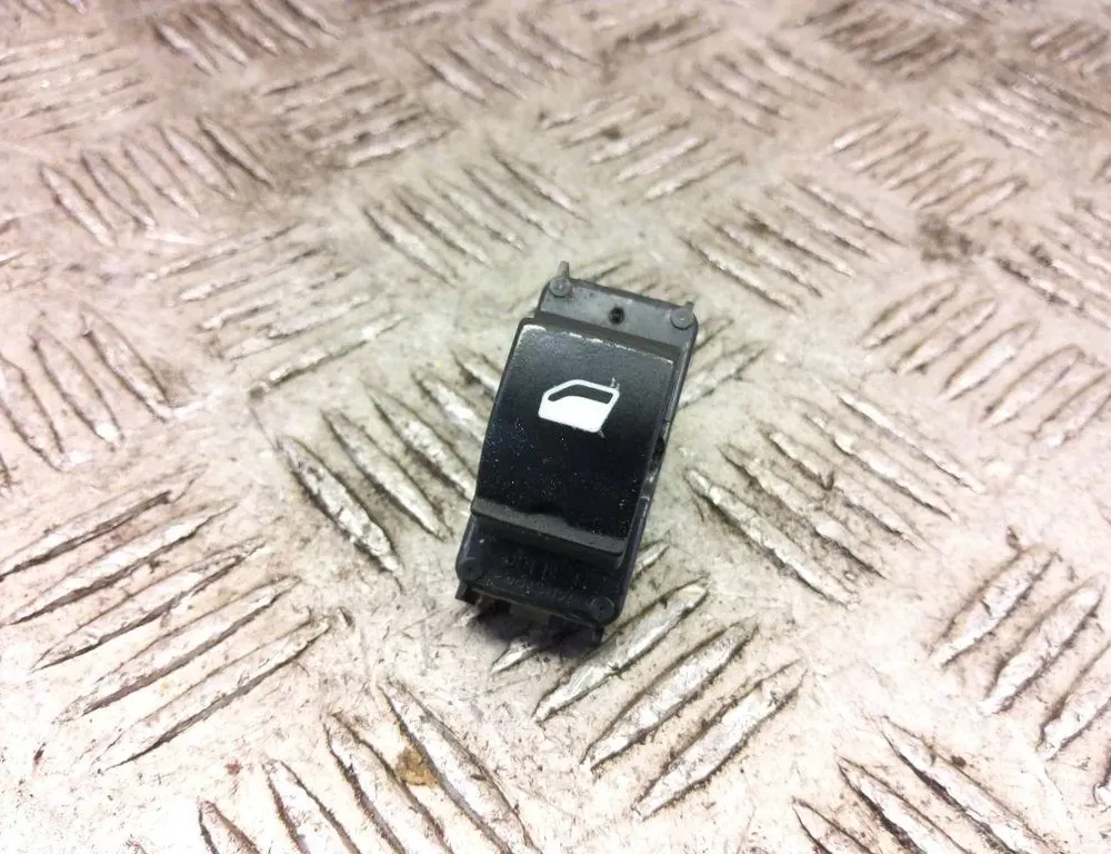 PEUGEOT 2008 2 generation (2019-2023) Кнопка стеклоподъемника передней правой двери 98242560ZD 33400847