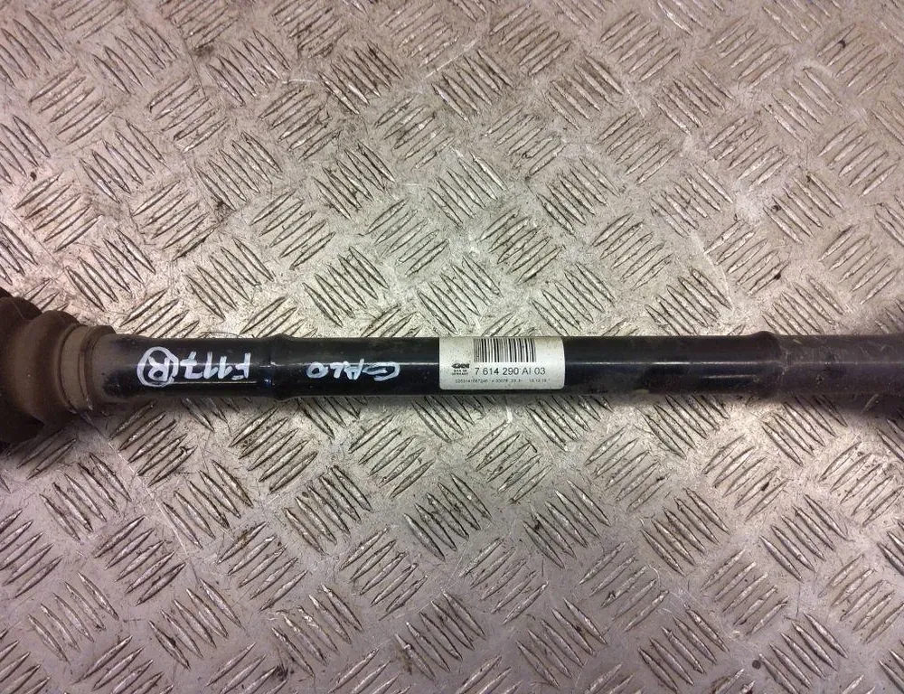 BMW 5 Series F10/F11 (2009-2017) Rear Right Driveshaft 7614290 33400921