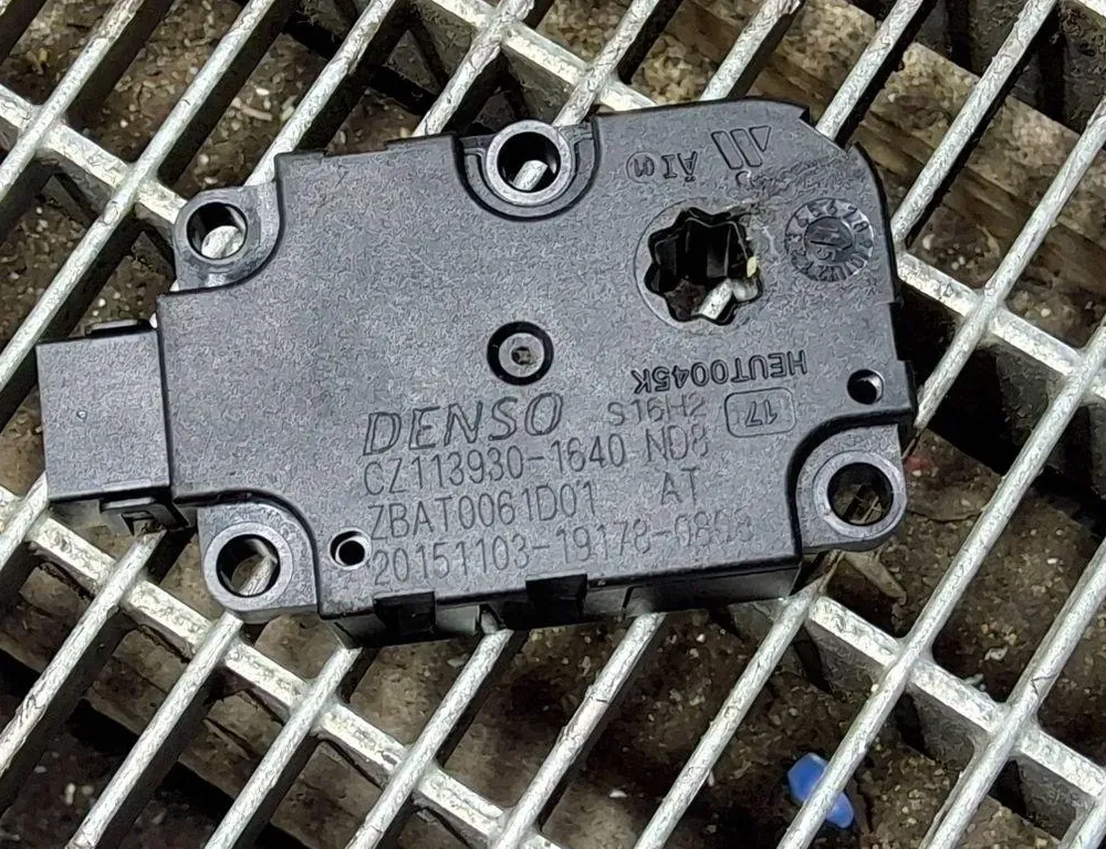 AUDI A6 C6/4F (2004-2011) Клапаны управления внутренним подогревом 201511031,CZ1139301640 33401337