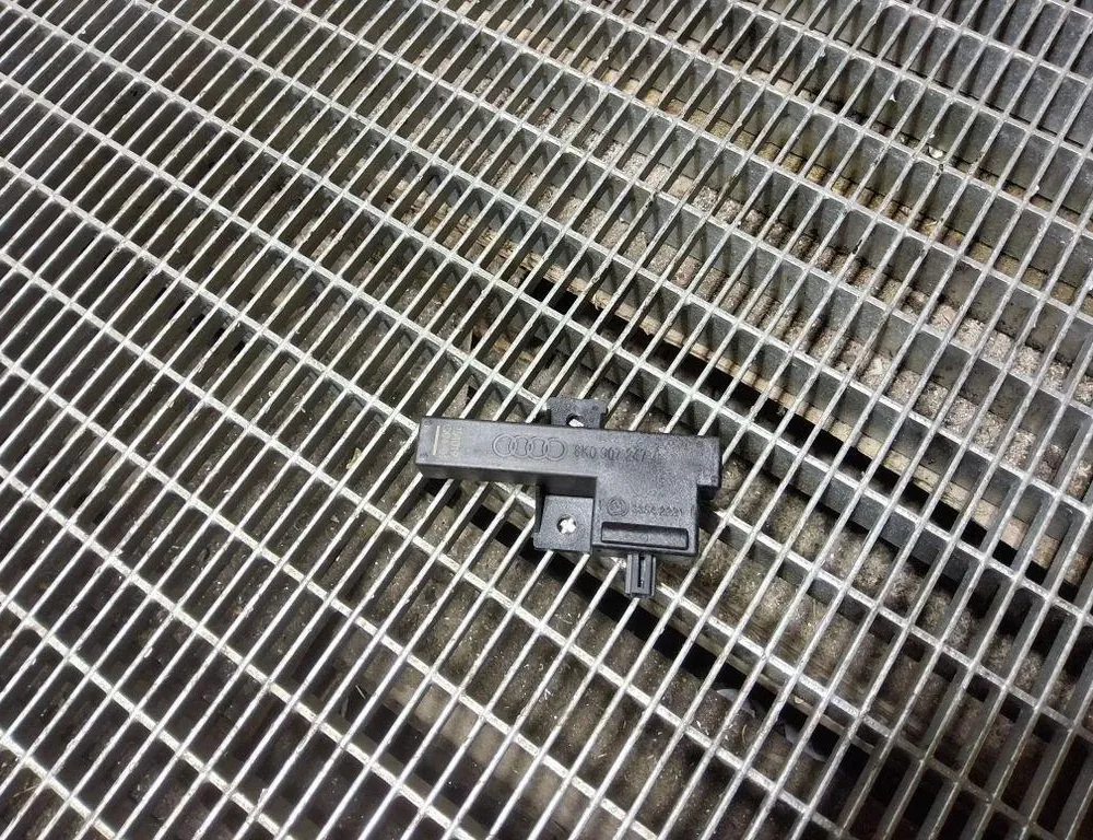 AUDI A6 C6/4F (2004-2011) Brake system control unit 8K0907247 33401453