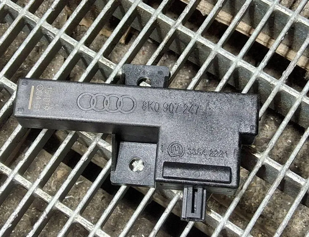 AUDI A6 C6/4F (2004-2011) Brake system control unit 8K0907247 33401453