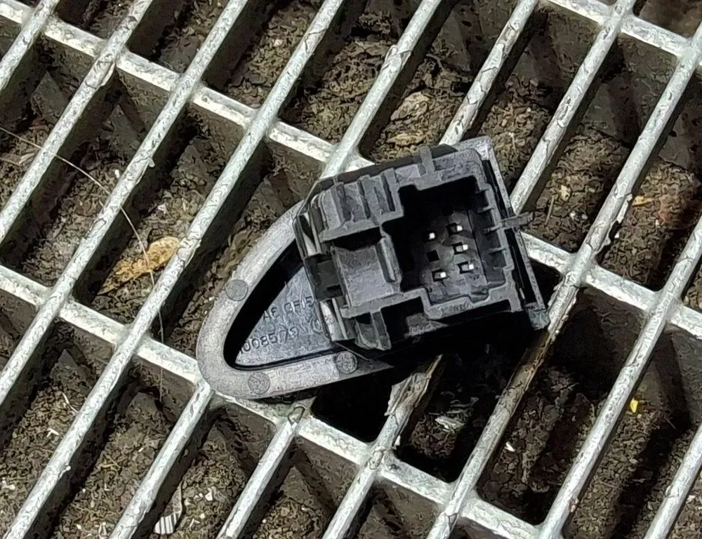 RENAULT Captur 1 generation (2013-2019) Hazard button 27102014,252907372R 33401681