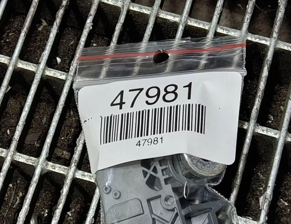 RENAULT Captur 1 generation (2013-2019) Задний правый датчик удара 988326121R 33401687