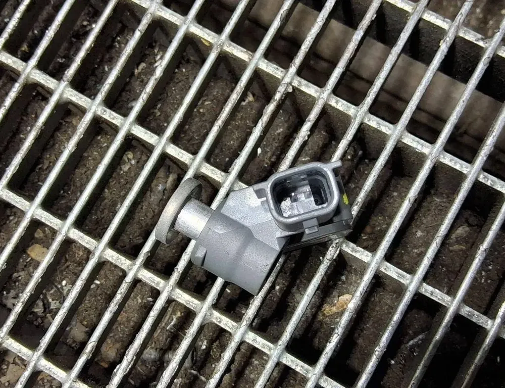 RENAULT Captur 1 generation (2013-2019) Задний правый датчик удара 988326121R 33401687