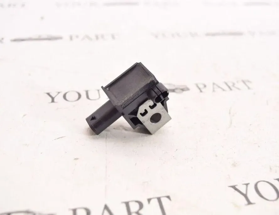 BMW 5 Series F10/F11 (2009-2017) Pravý zadný senzor nárazu 7792241 33482354