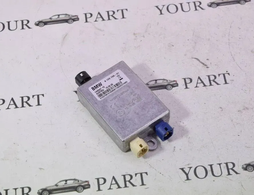 BMW 3 Series E90/E91/E92/E93 (2004-2013) Zosilňovač antény na kufri 9123739 33483002