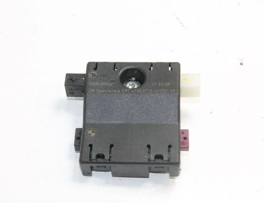 BMW 3 Series E90/E91/E92/E93 (2004-2013) Bootlid Antenna Amplifier 9141491 33483313