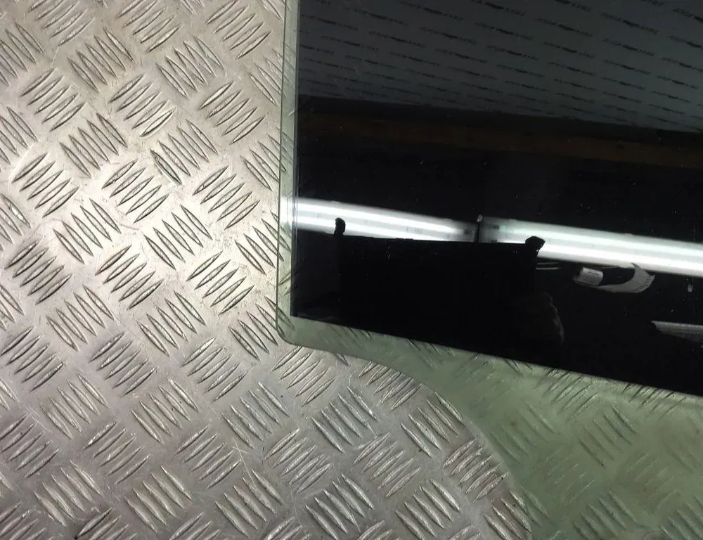 BMW 5 Series F10/F11 (2009-2017) Pravé zadné dvere okenné sklo 43R00049 33489440