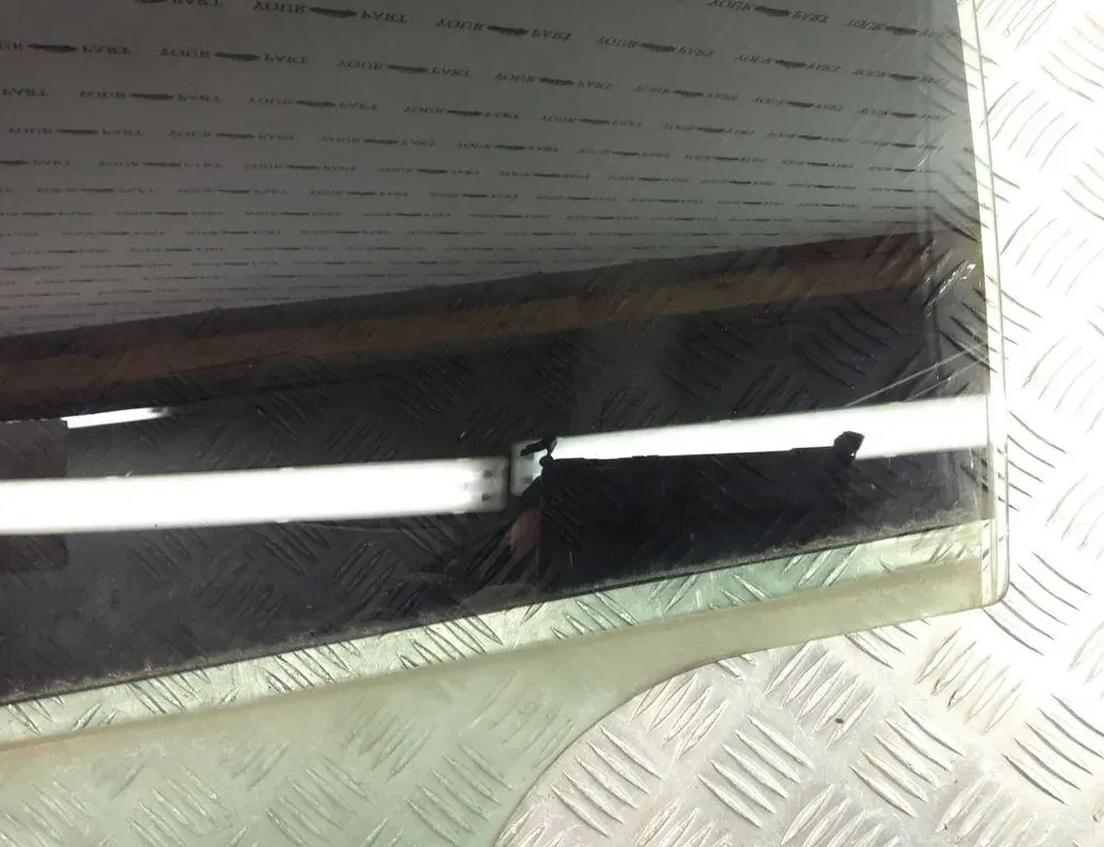 BMW 3 Series E90/E91/E92/E93 (2004-2013) Sklo zadnej ľavej dverí 43R001582 33489441