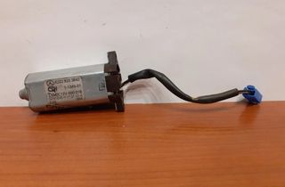 MERCEDES-BENZ C-Class W203/S203/CL203 (2000-2008) Motor ovládania pravého predného sedadla #4622,A2038203642 13529364