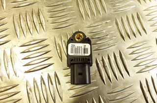 TOYOTA Yaris 2 generation (2005-2012) Pravý predný senzor nárazu 898310H010 31861197