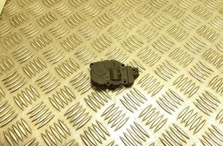 AUDI A4 B8/8K (2011-2016) Клапаны управления внутренним подогревом K9749006 32813238