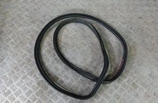 AUDI A5 8T (2007-2016) Резиновый уплотнитель крышки багажника 27949269