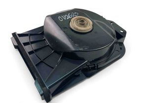 BMW 4 Series F32/F33/F36 (2013-2020) Низкочастотный динамик с правой стороны 9210148 32578611