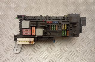 MERCEDES-BENZ E-Class W212/S212/C207/A207 (2009-2016) Poistková skrinka 016706581 31568166