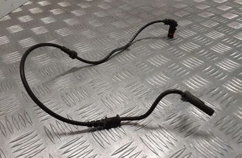 MERCEDES-BENZ C-Class W204/S204/C204 (2004-2015) Front Right ABS Sensor A2045400117 28401611