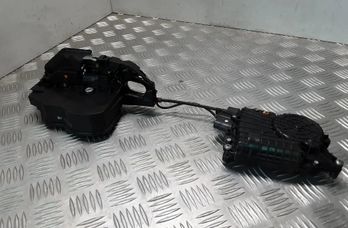 BMW 7 Series F01/F02 (2008-2015) Zámok ľavých zadných dverí 7185687 28420018